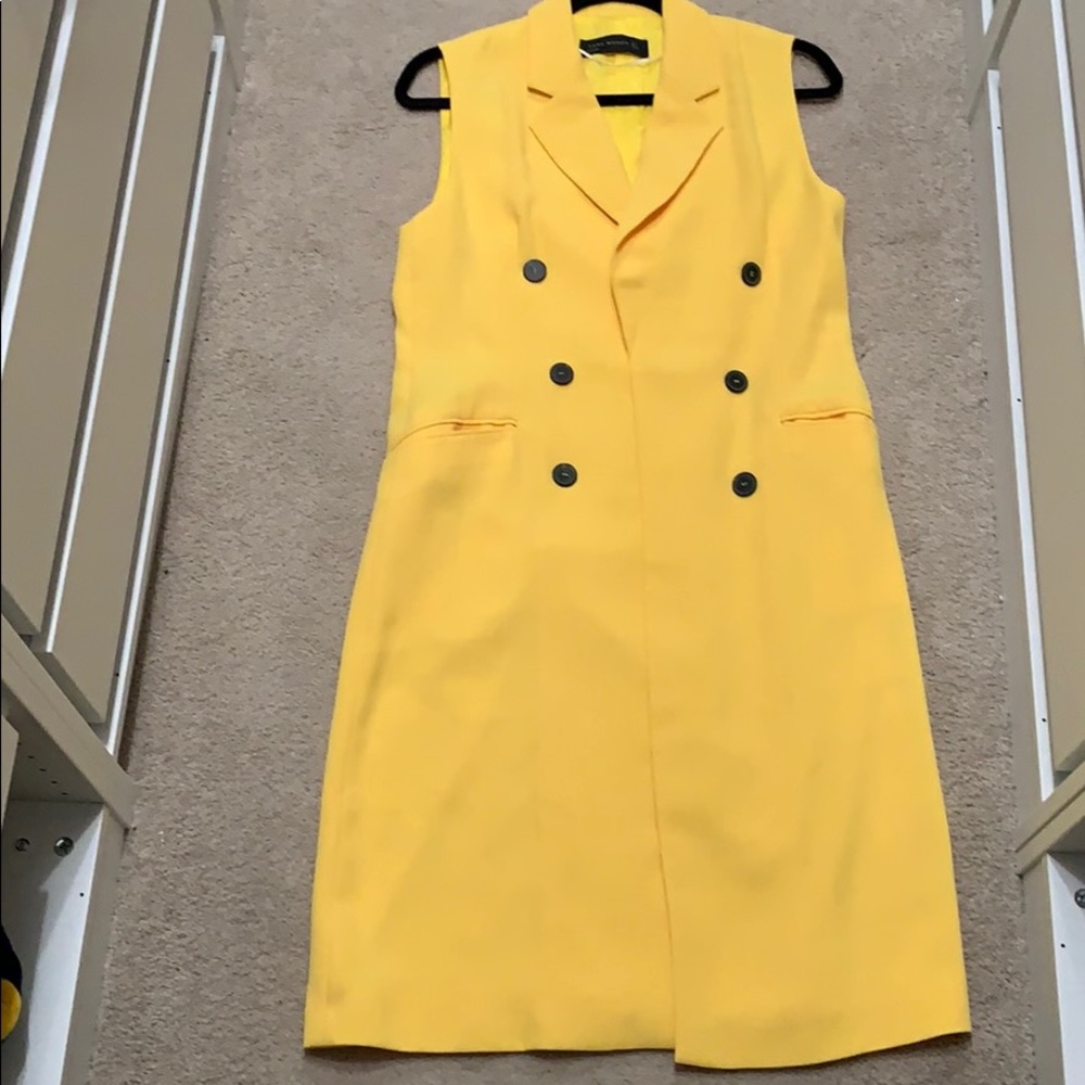 Zara Yellow Sleeveless Vest
